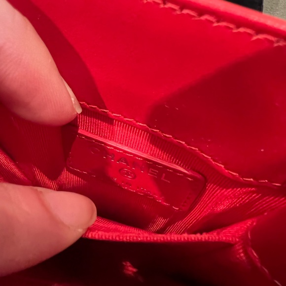 (SOLD) Chanel crossbody phone bag - Picture 5 of 12